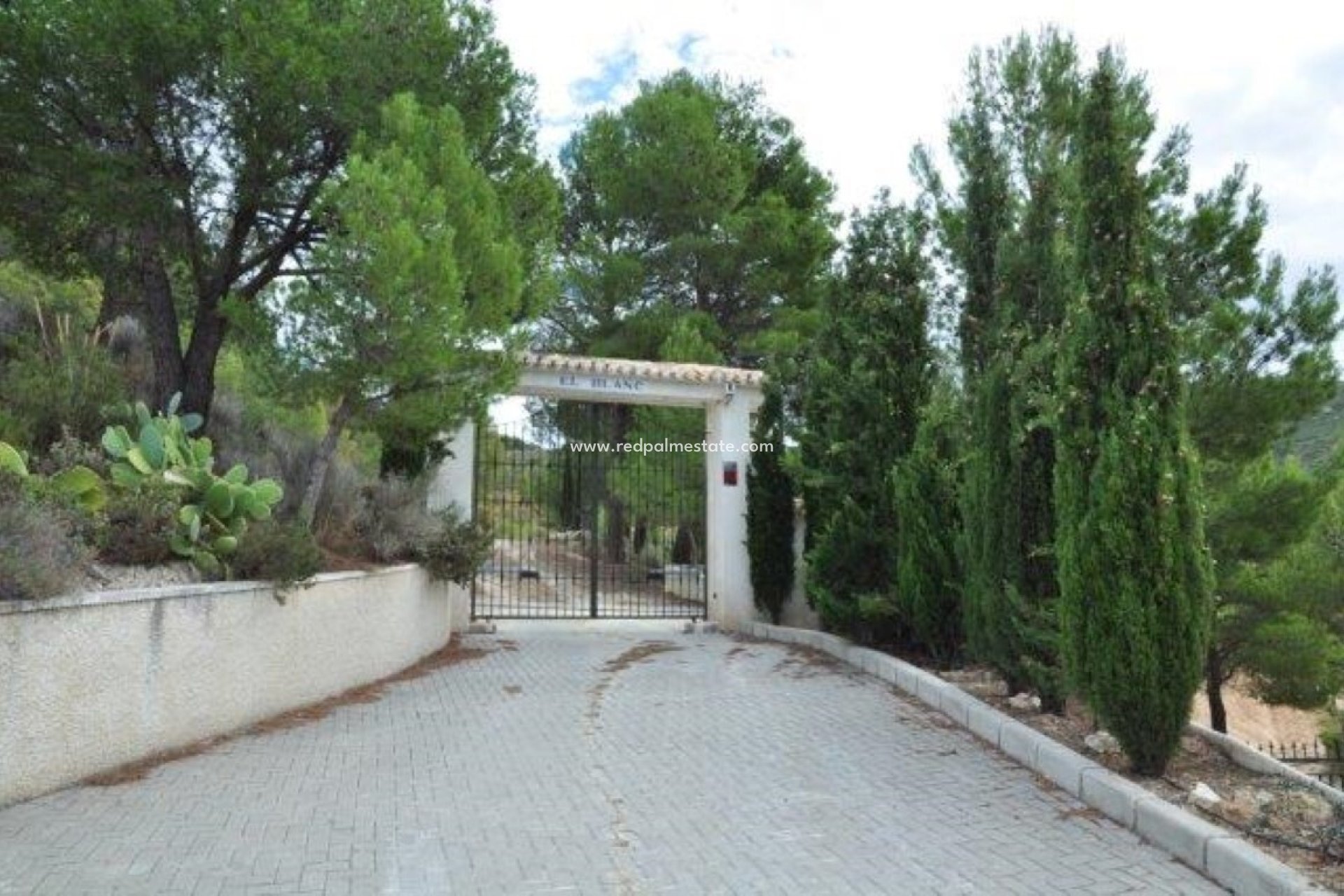 Resale - Finca / Country Property -
Jijona - Costa Blanca