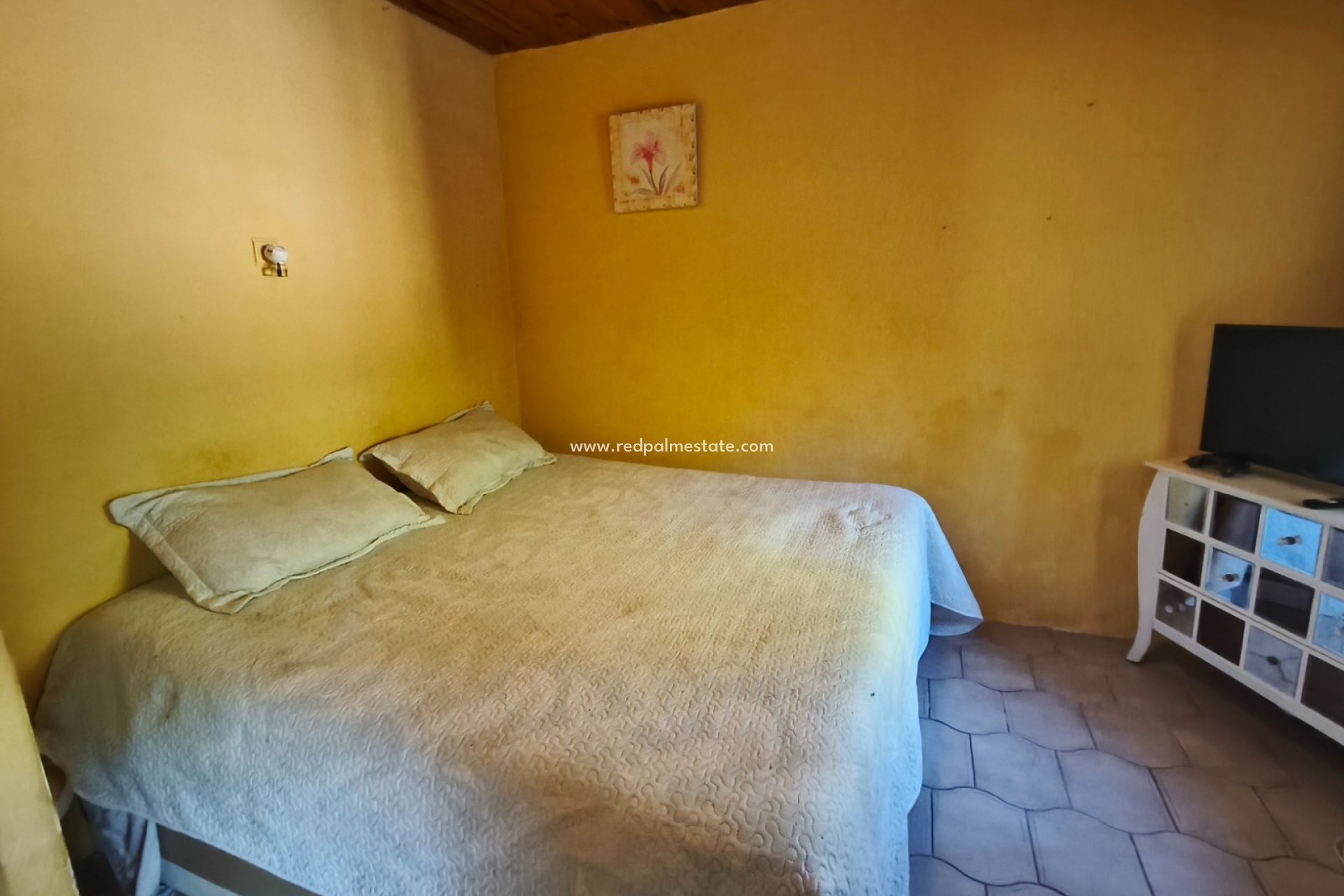 Resale - Finca / Country Property -
La Romana - Inland