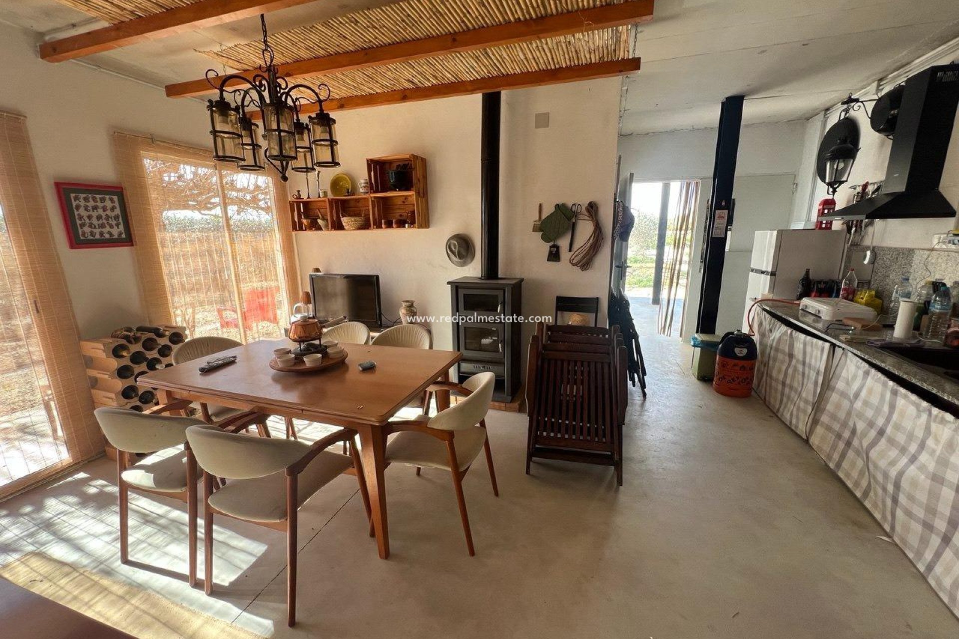 Resale - Finca / Country Property -
Montesinos - Comunidad Valenciana