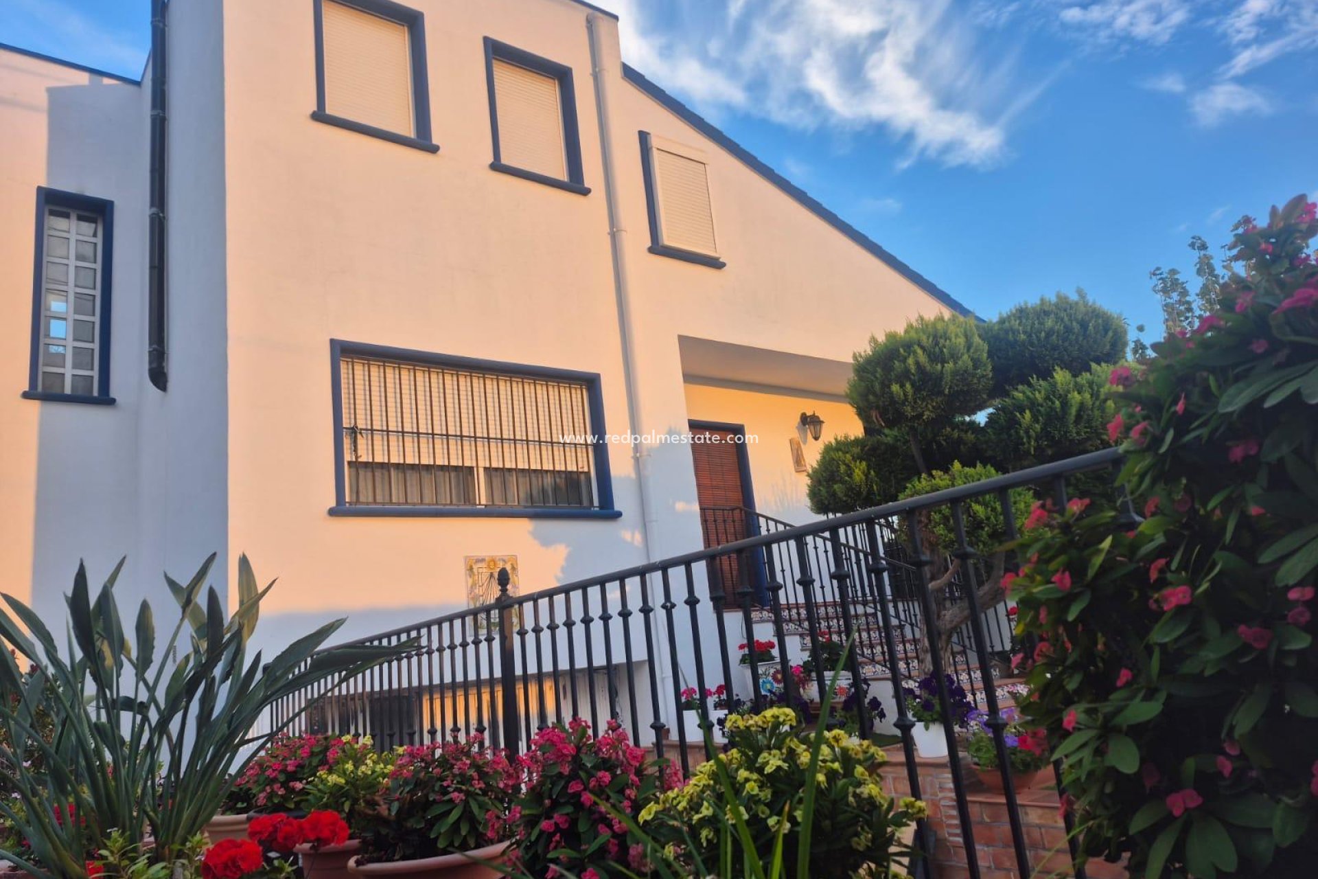 Resale - Finca / Country Property -
Orihuela Costa - Casco Histórico