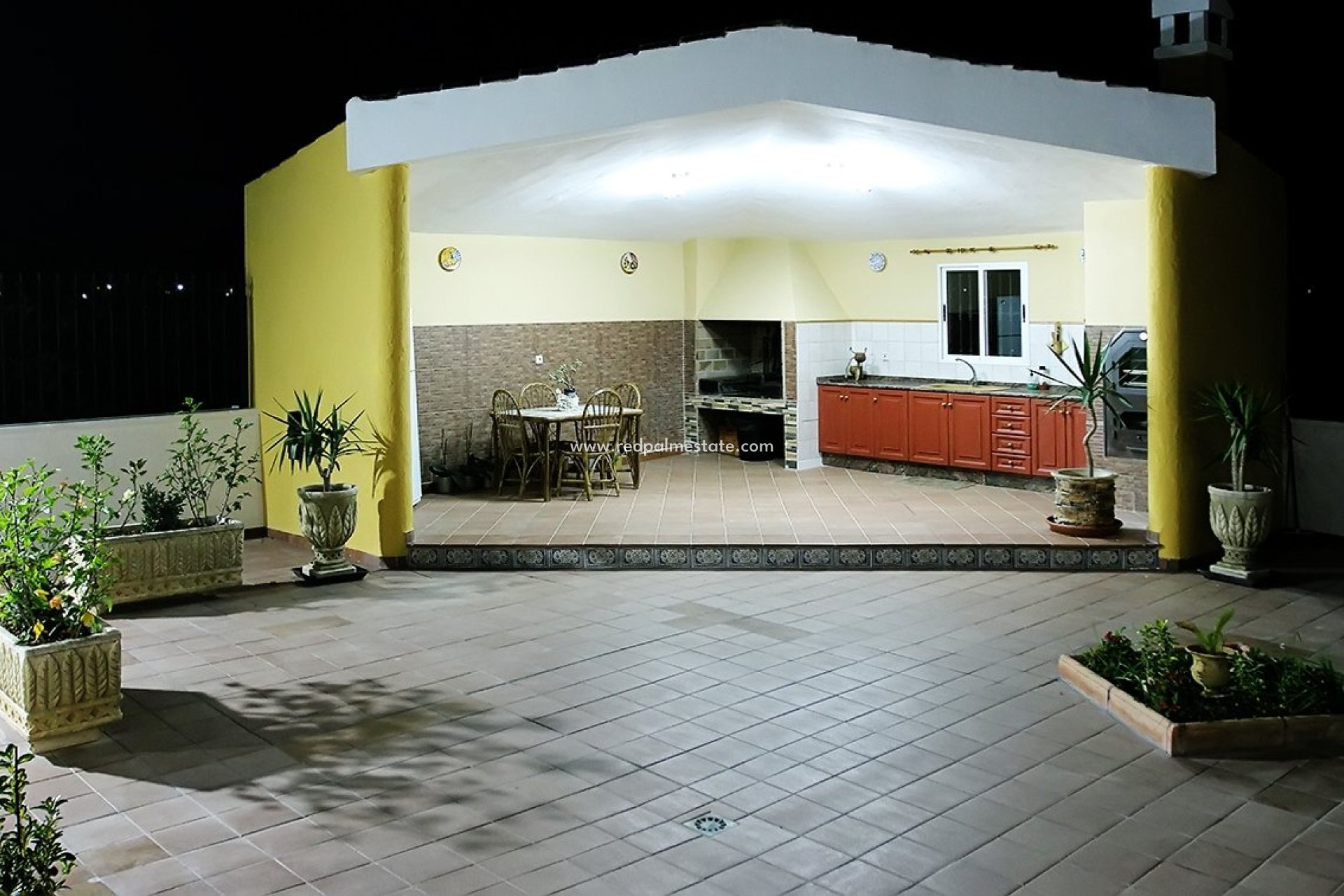 Resale - Finca / Country Property -
Orihuela