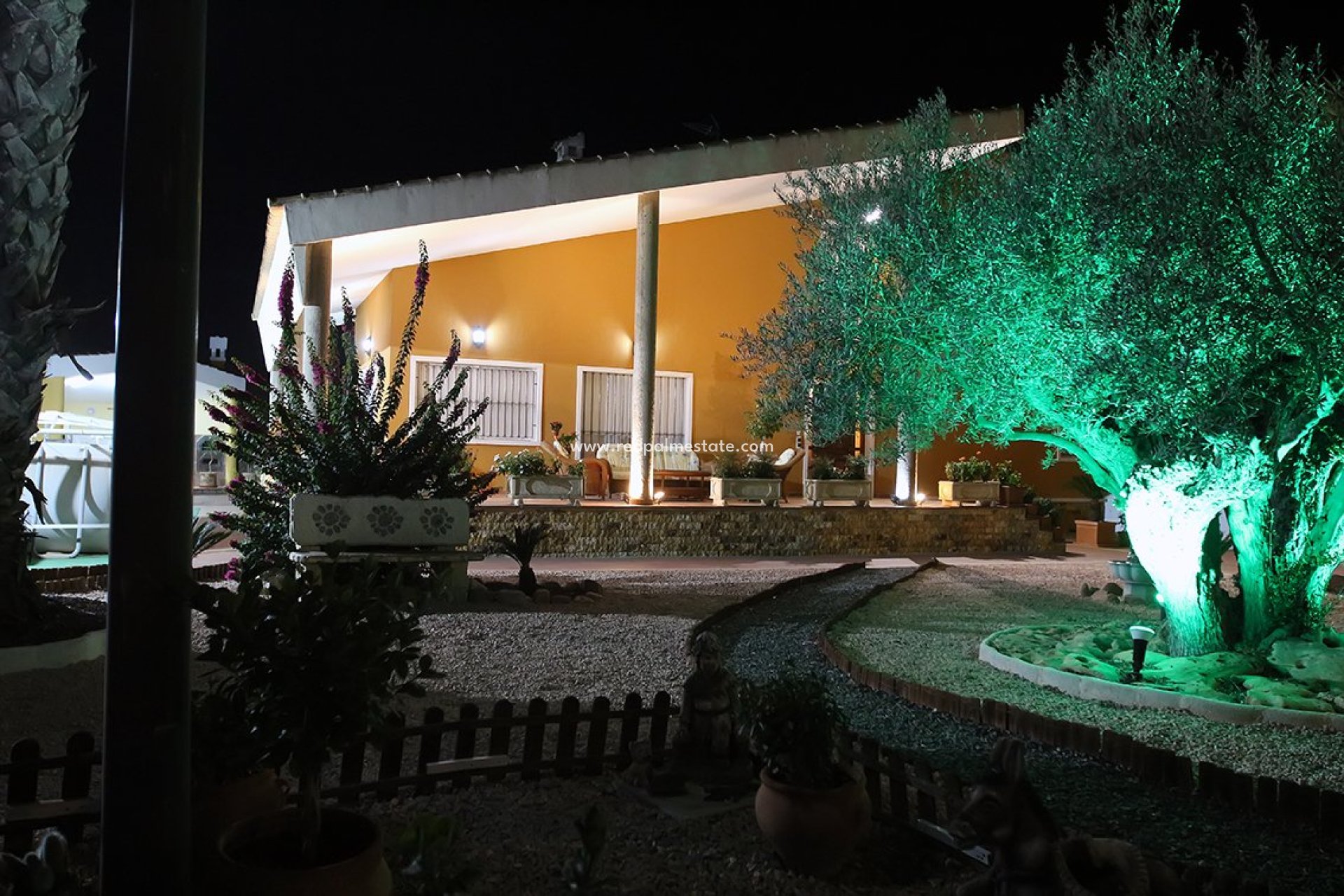 Resale - Finca / Country Property -
Orihuela
