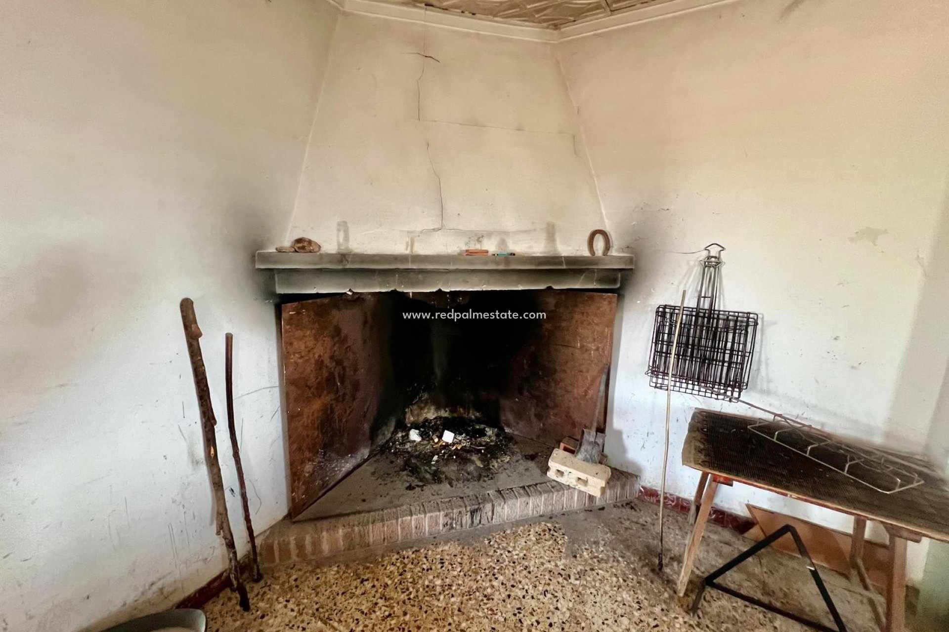 Resale - Finca / Country Property -
Pinoso - Inland