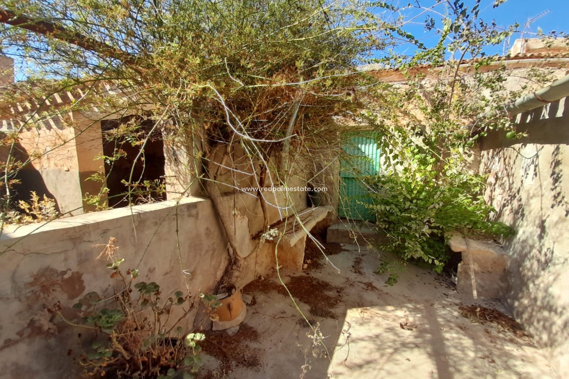 Resale - Finca / Country Property -
Pinoso - Inland