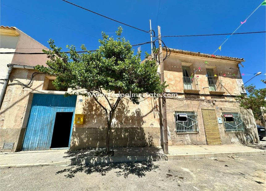 Resale - Finca / Country Property -
Pinoso - Inland