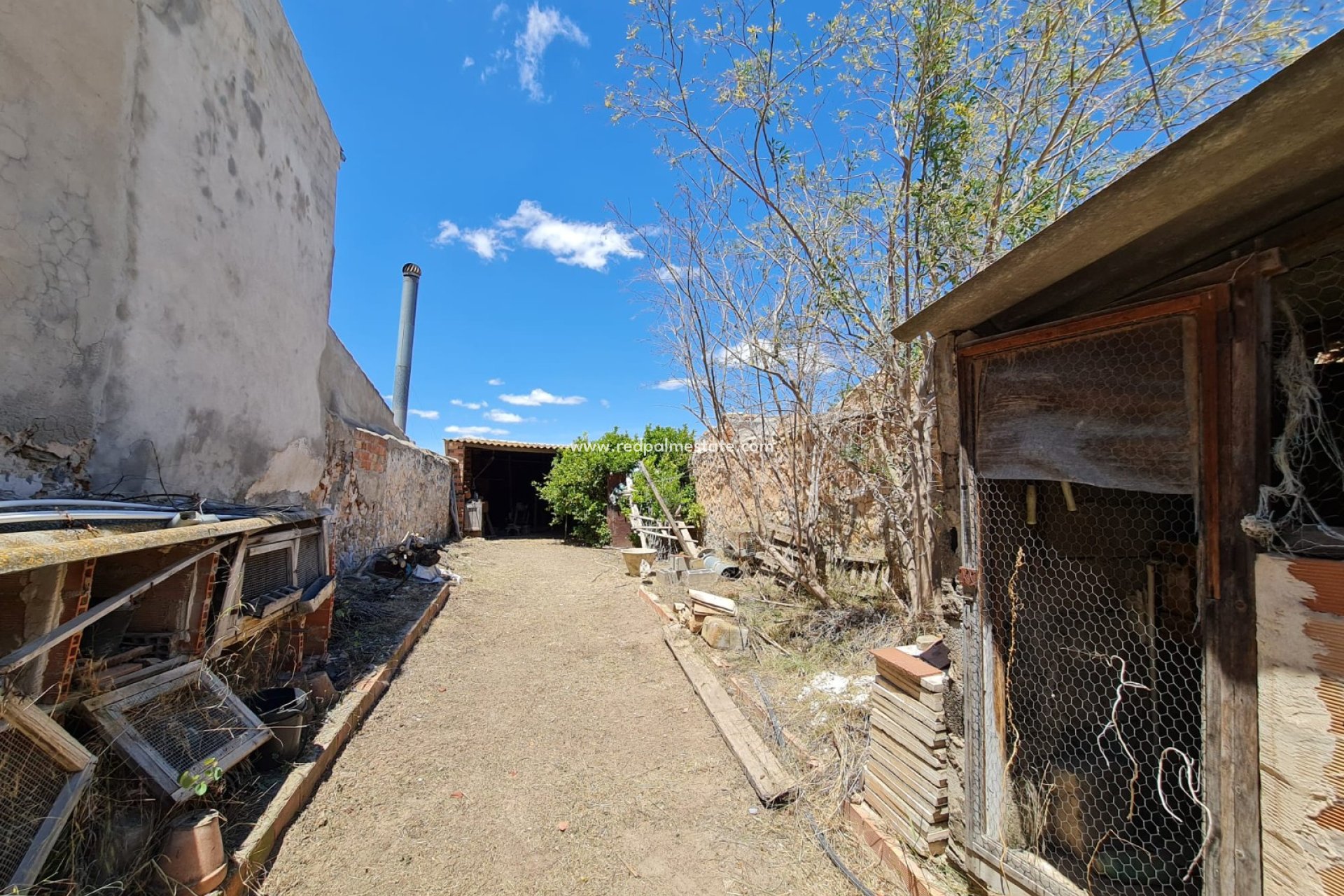 Resale - Finca / Country Property -
Pinoso - Inland