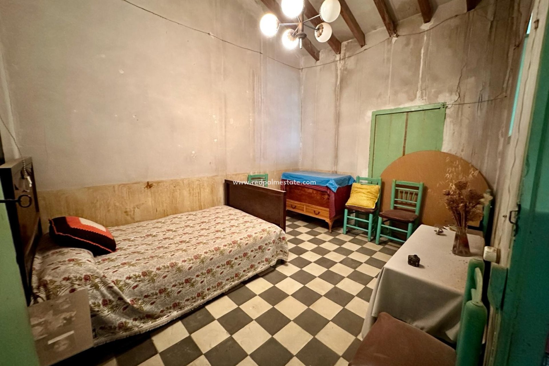 Resale - Finca / Country Property -
Pinoso - Inland