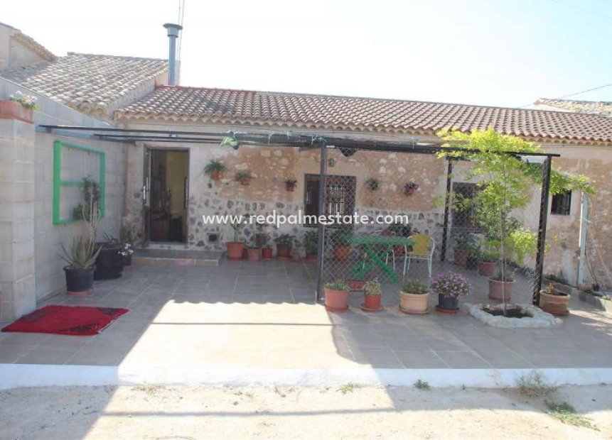 Resale - Finca / Country Property -
Pinoso - Inland