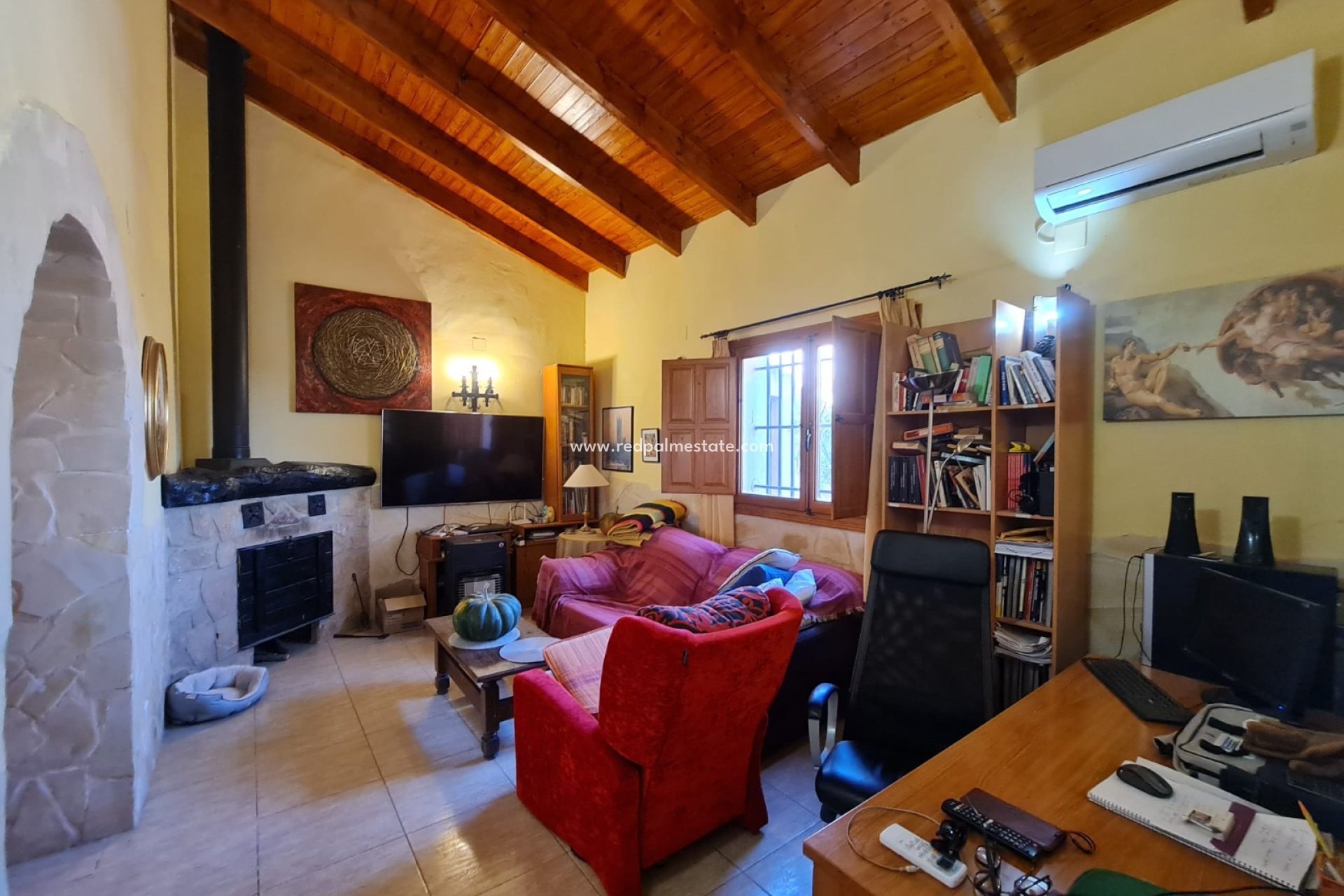 Resale - Finca / Country Property -
Pinoso - Inland