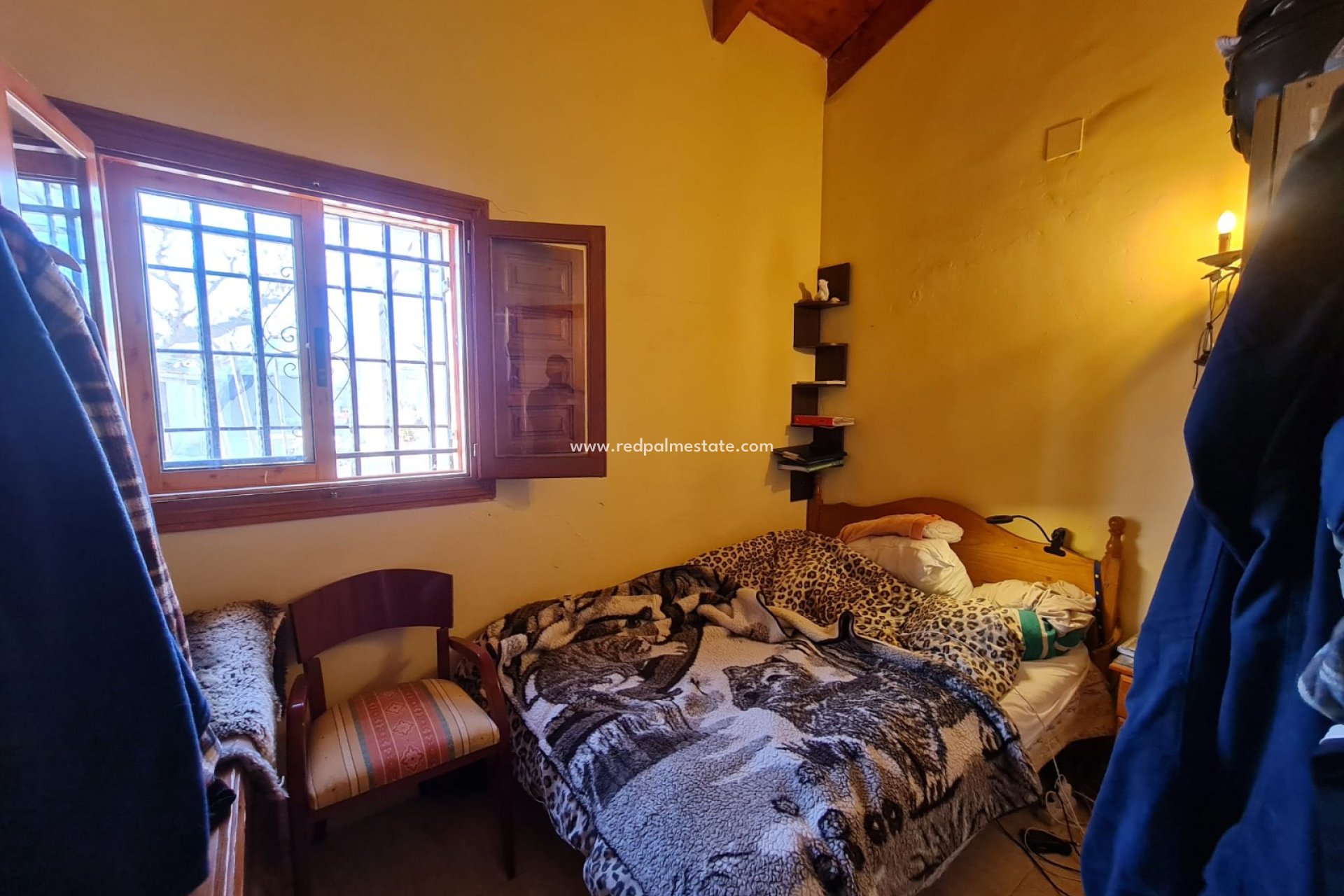 Resale - Finca / Country Property -
Pinoso - Inland