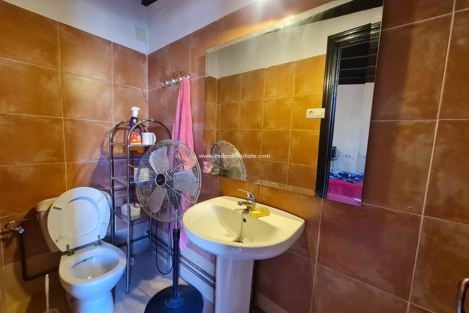 Resale - Finca / Country Property -
Pinoso - Inland