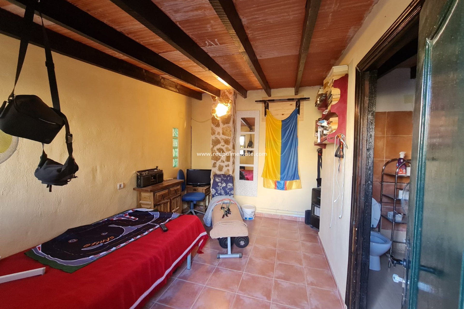 Resale - Finca / Country Property -
Pinoso - Inland