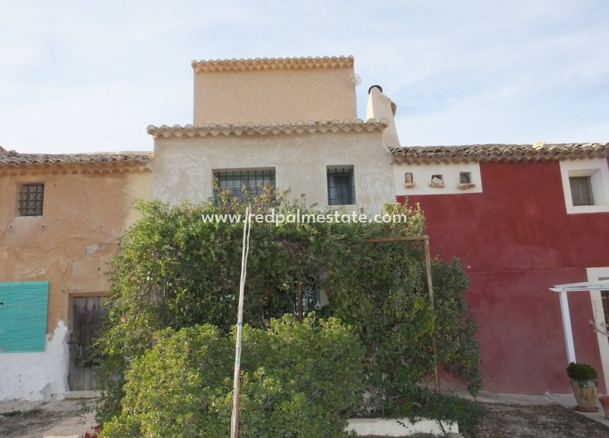 Resale - Finca / Country Property -
Pinoso - Inland
