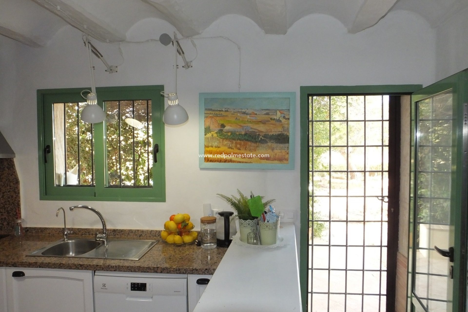 Resale - Finca / Country Property -
Pinoso - Inland