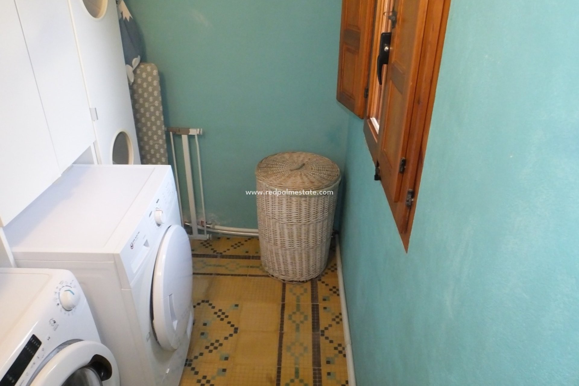 Resale - Finca / Country Property -
Pinoso - Inland