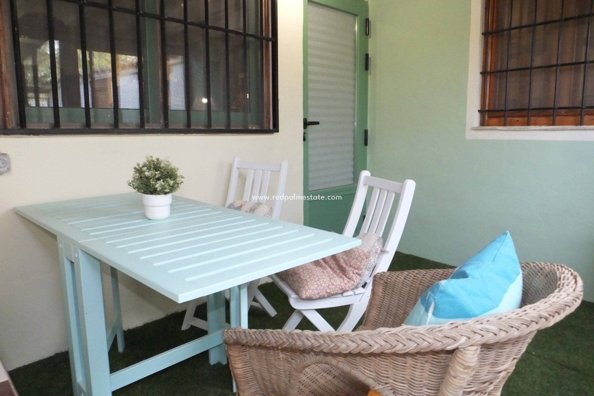 Resale - Finca / Country Property -
Pinoso - Inland