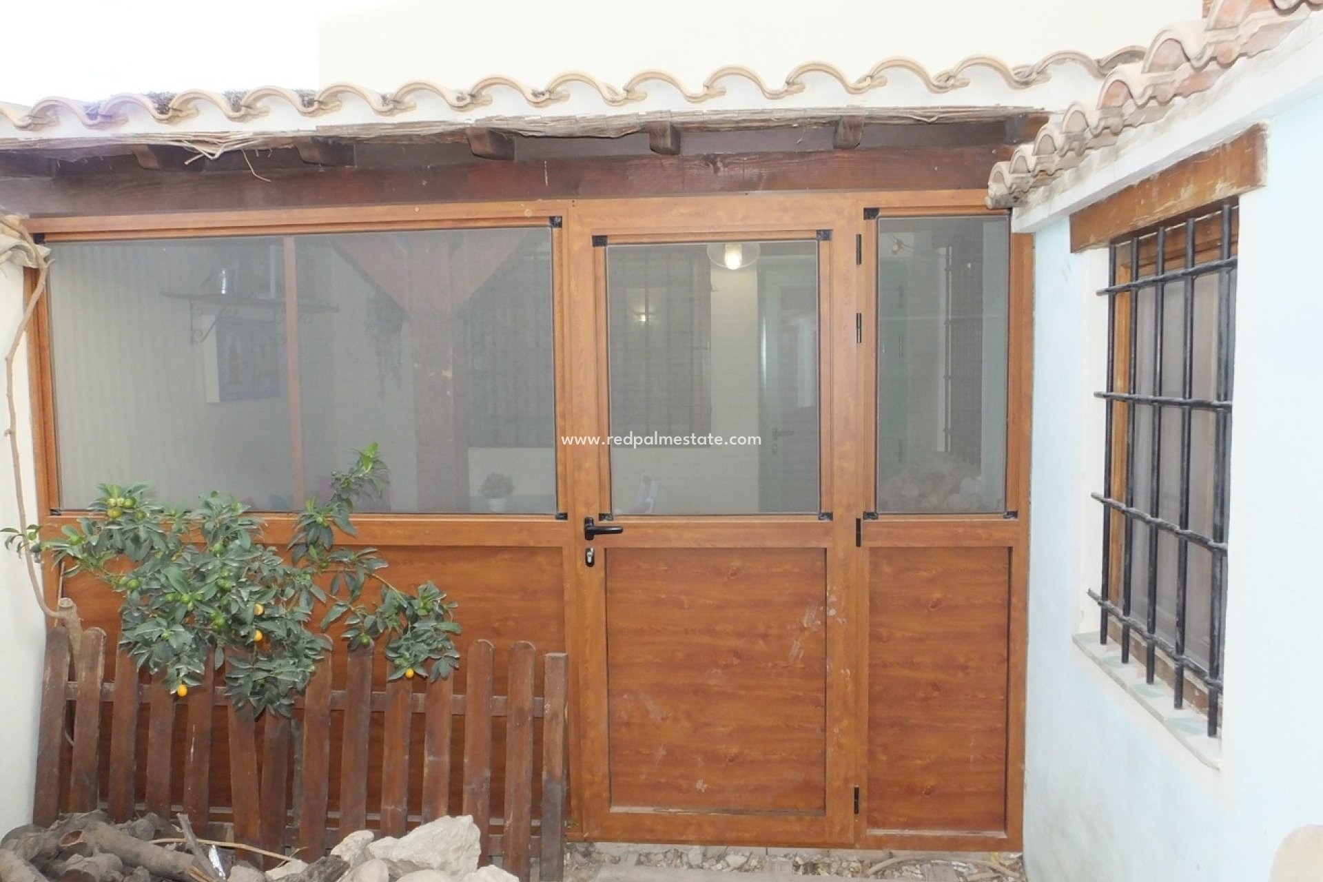 Resale - Finca / Country Property -
Pinoso - Inland