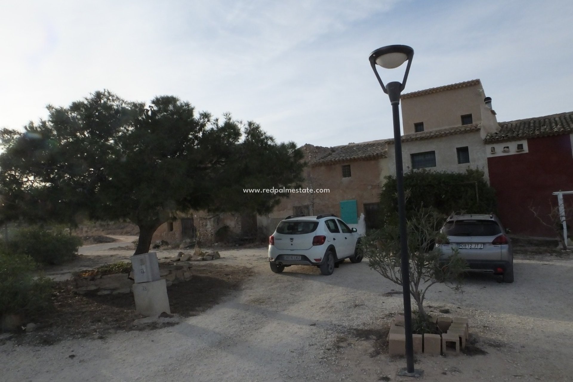 Resale - Finca / Country Property -
Pinoso - Inland