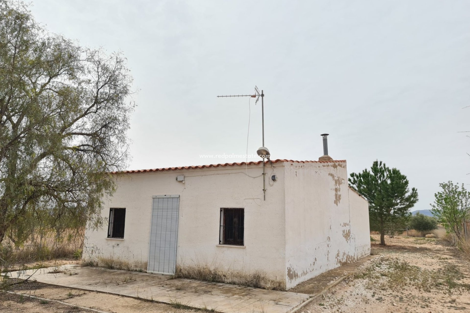 Resale - Finca / Country Property -
Pinoso - Inland