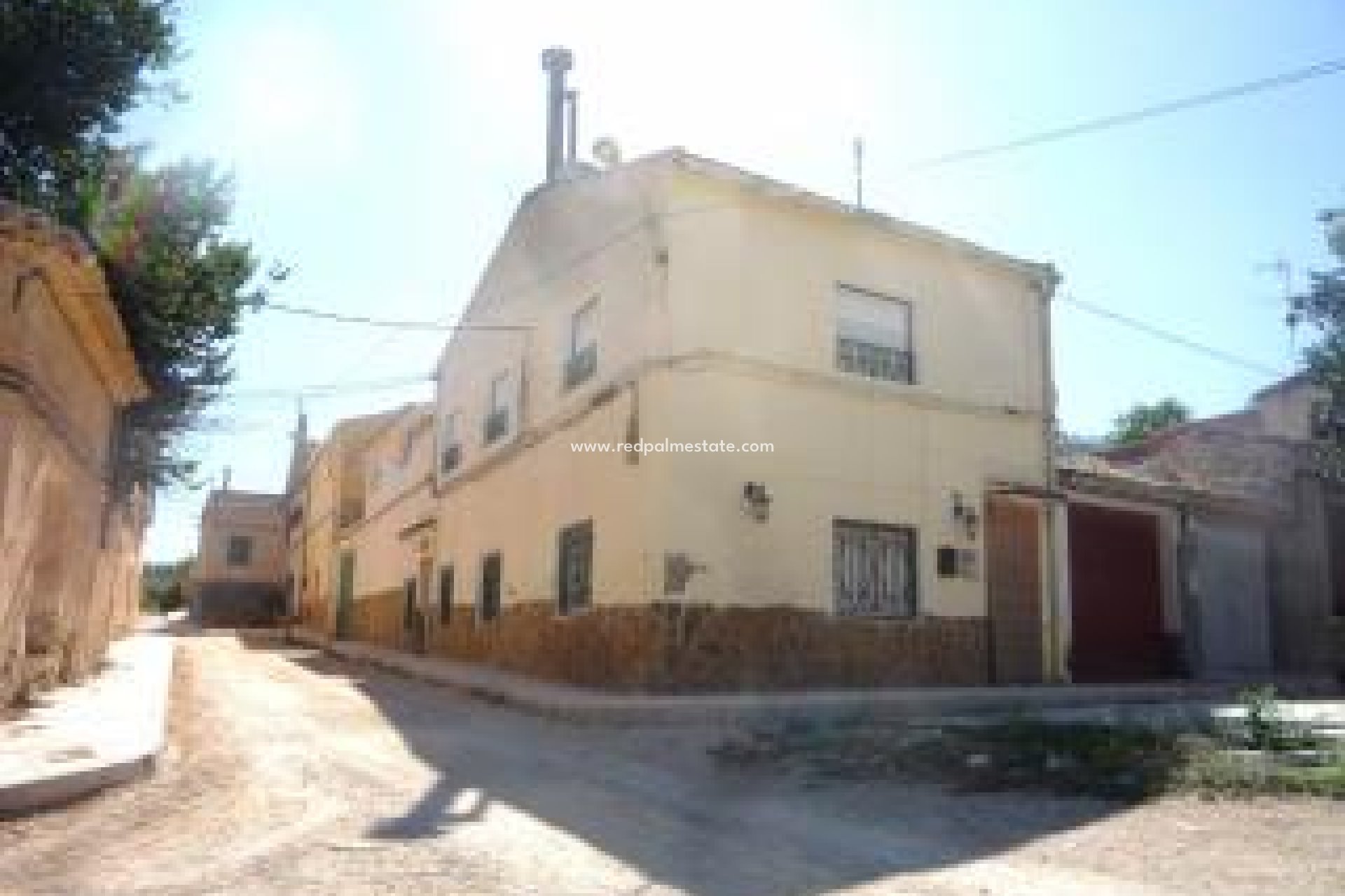 Resale - Finca / Country Property -
Pinoso - Inland
