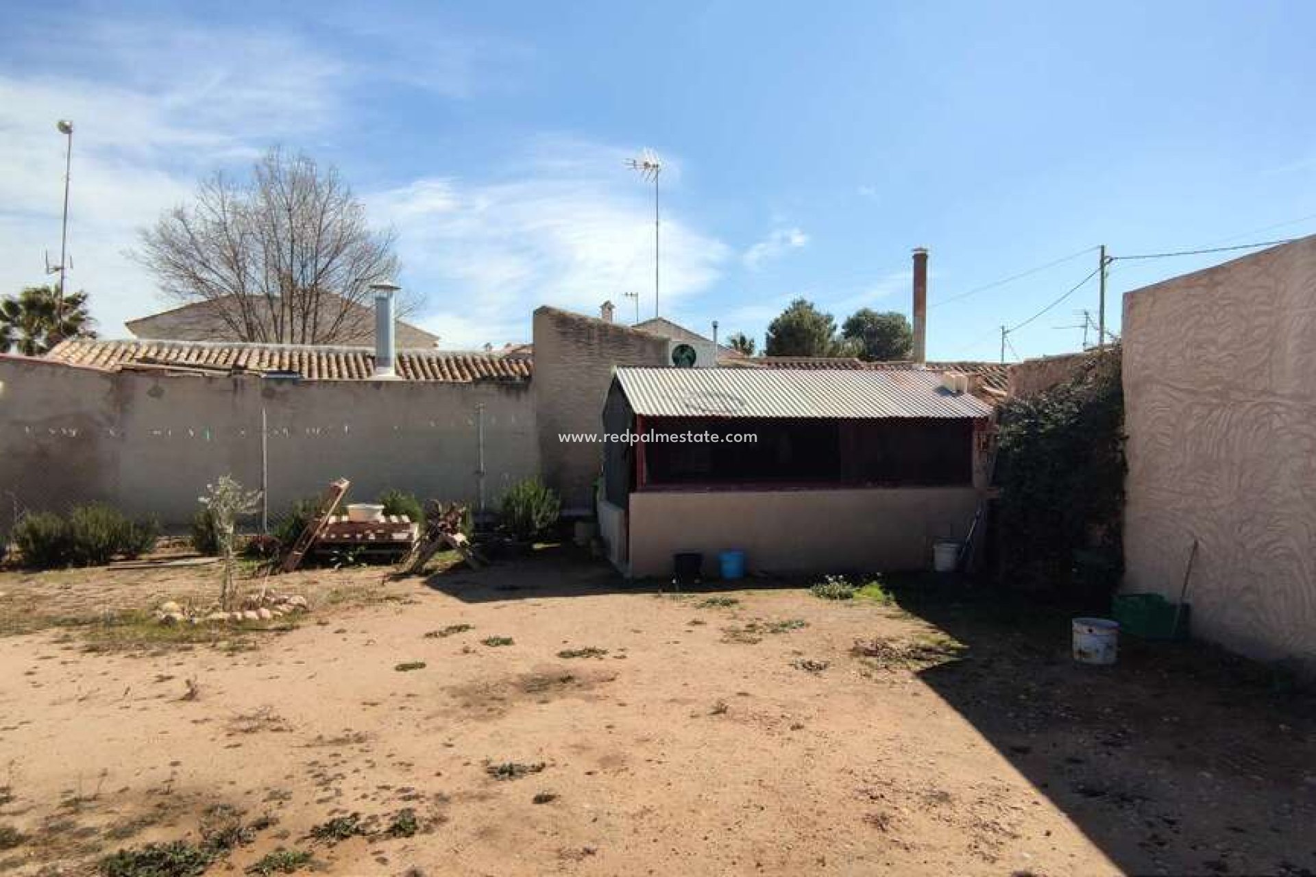 Resale - Finca / Country Property -
Pinoso - Inland