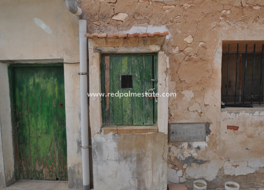 Resale - Finca / Country Property -
Pinoso - Inland