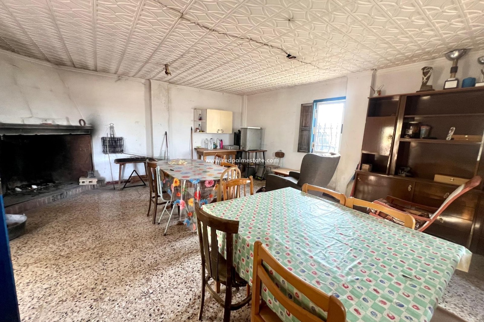 Resale - Finca / Country Property -
Pinoso - Inland