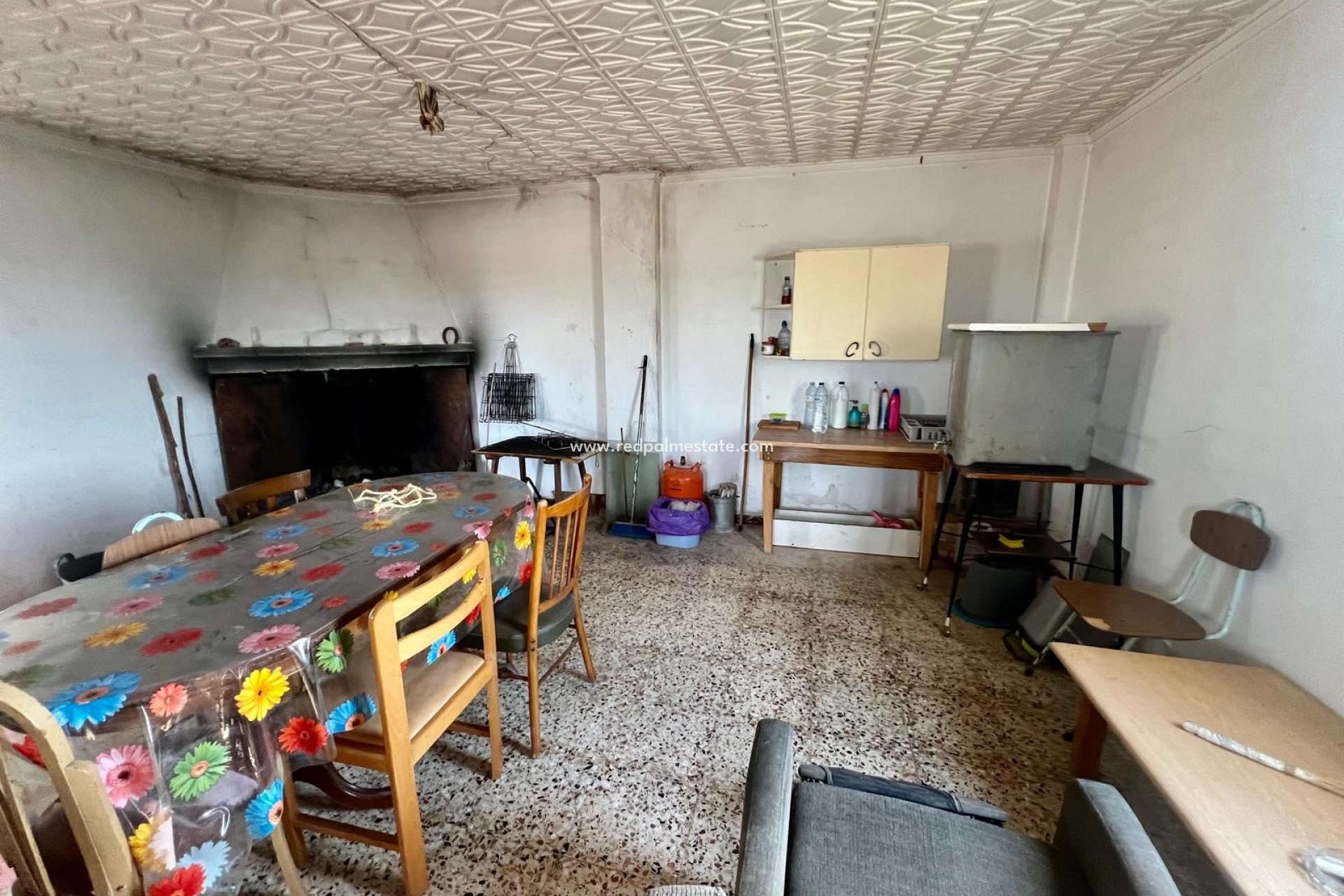 Resale - Finca / Country Property -
Pinoso - Inland