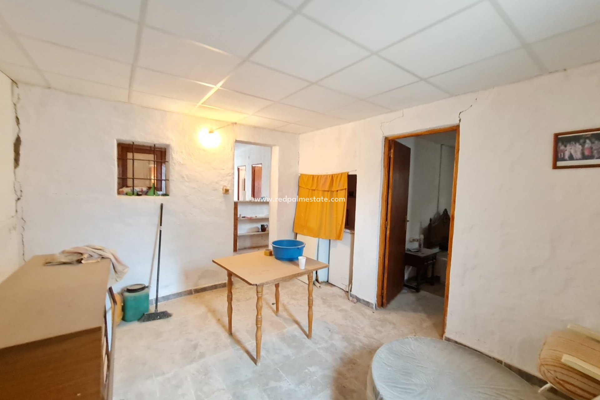 Resale - Finca / Country Property -
Pinoso - Inland