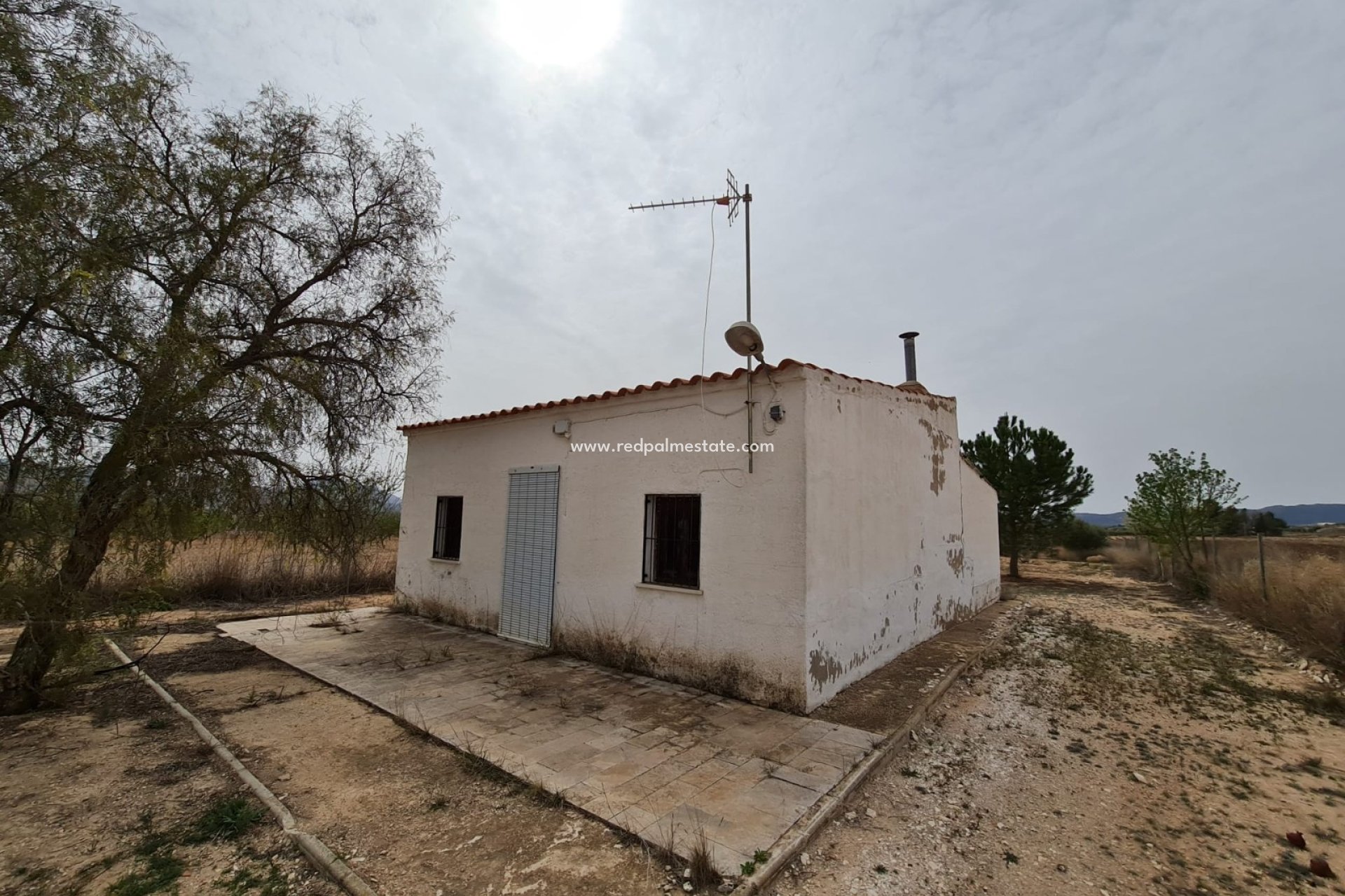 Resale - Finca / Country Property -
Pinoso - Inland