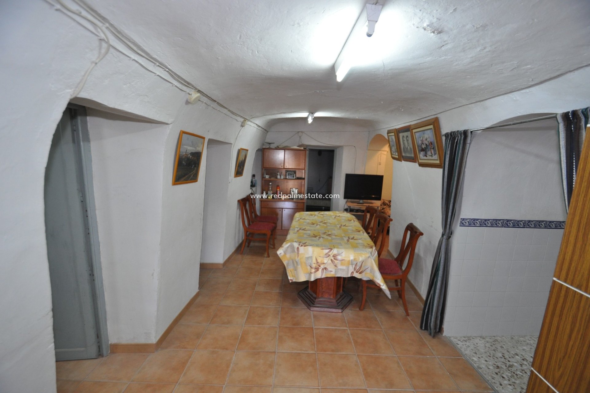 Resale - Finca / Country Property -
Pinoso - Inland