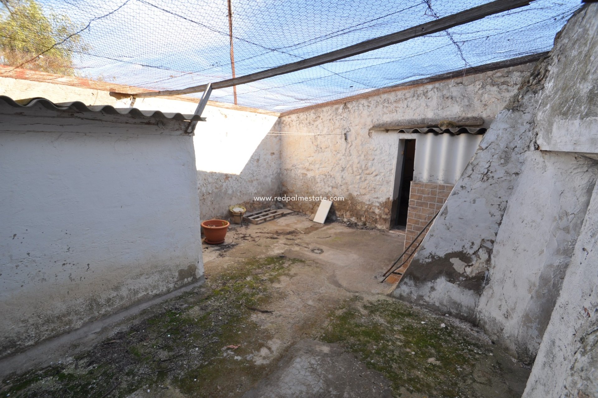 Resale - Finca / Country Property -
Pinoso - Inland