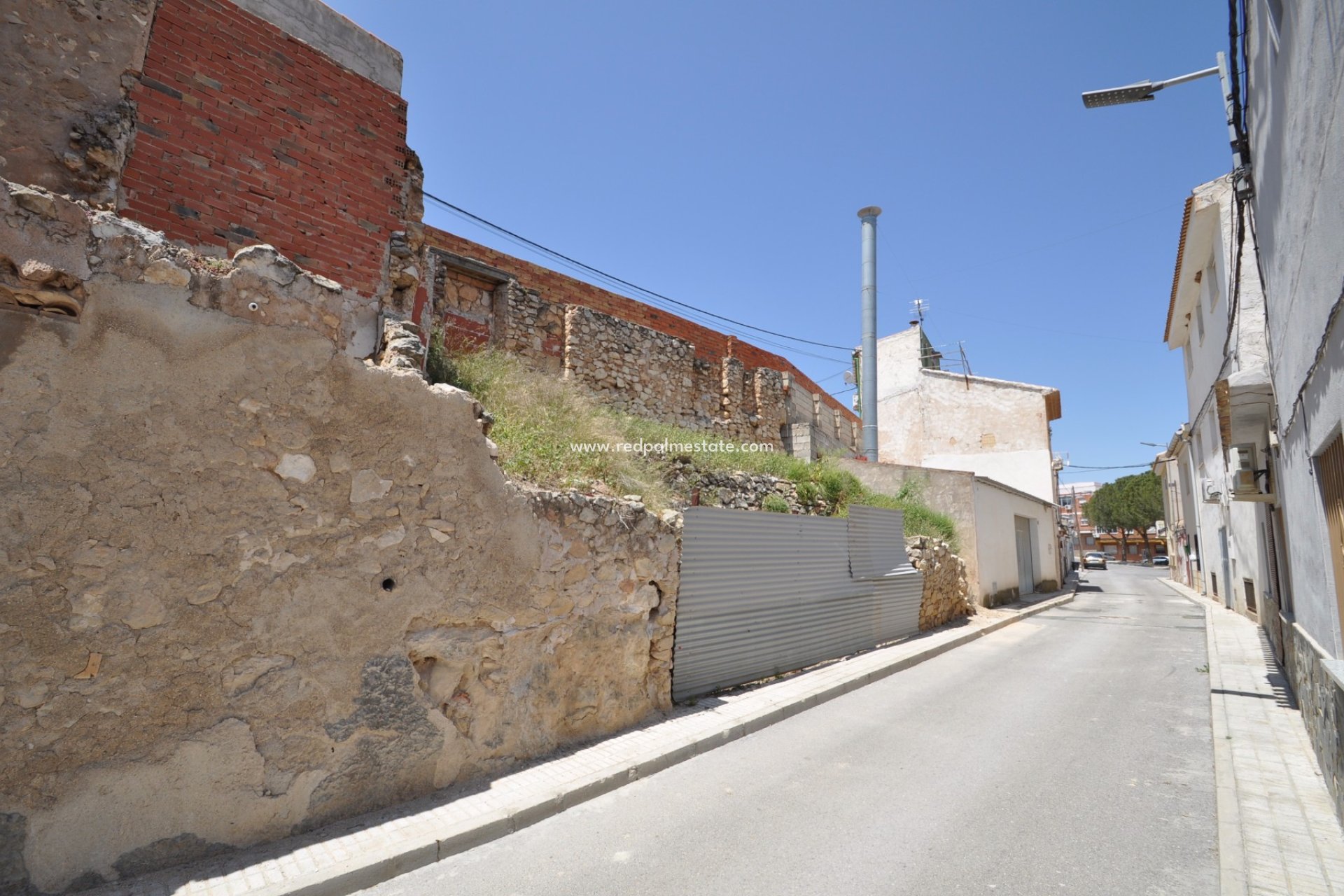 Resale - Finca / Country Property -
Pinoso - Inland