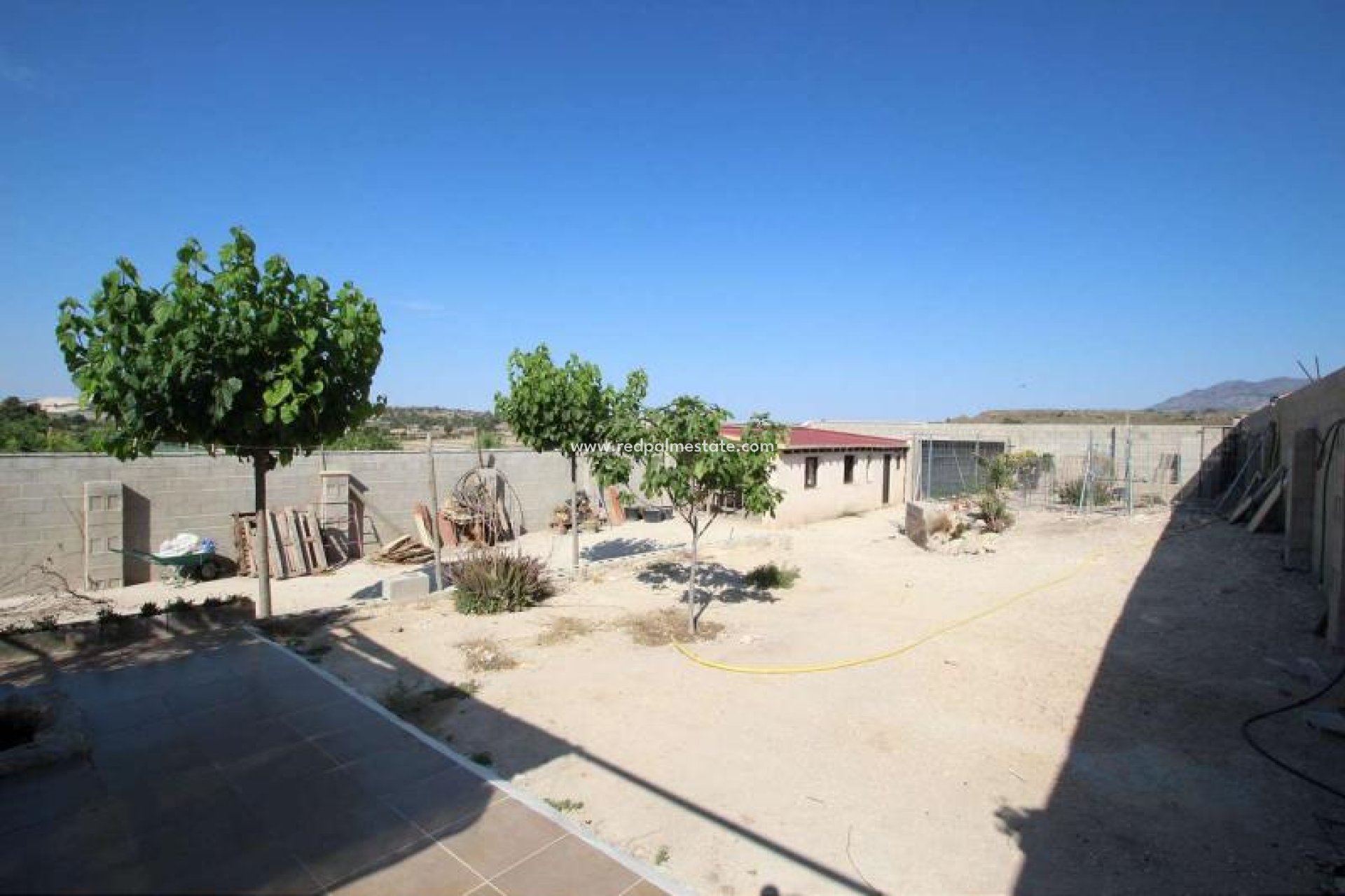 Resale - Finca / Country Property -
Pinoso - Inland