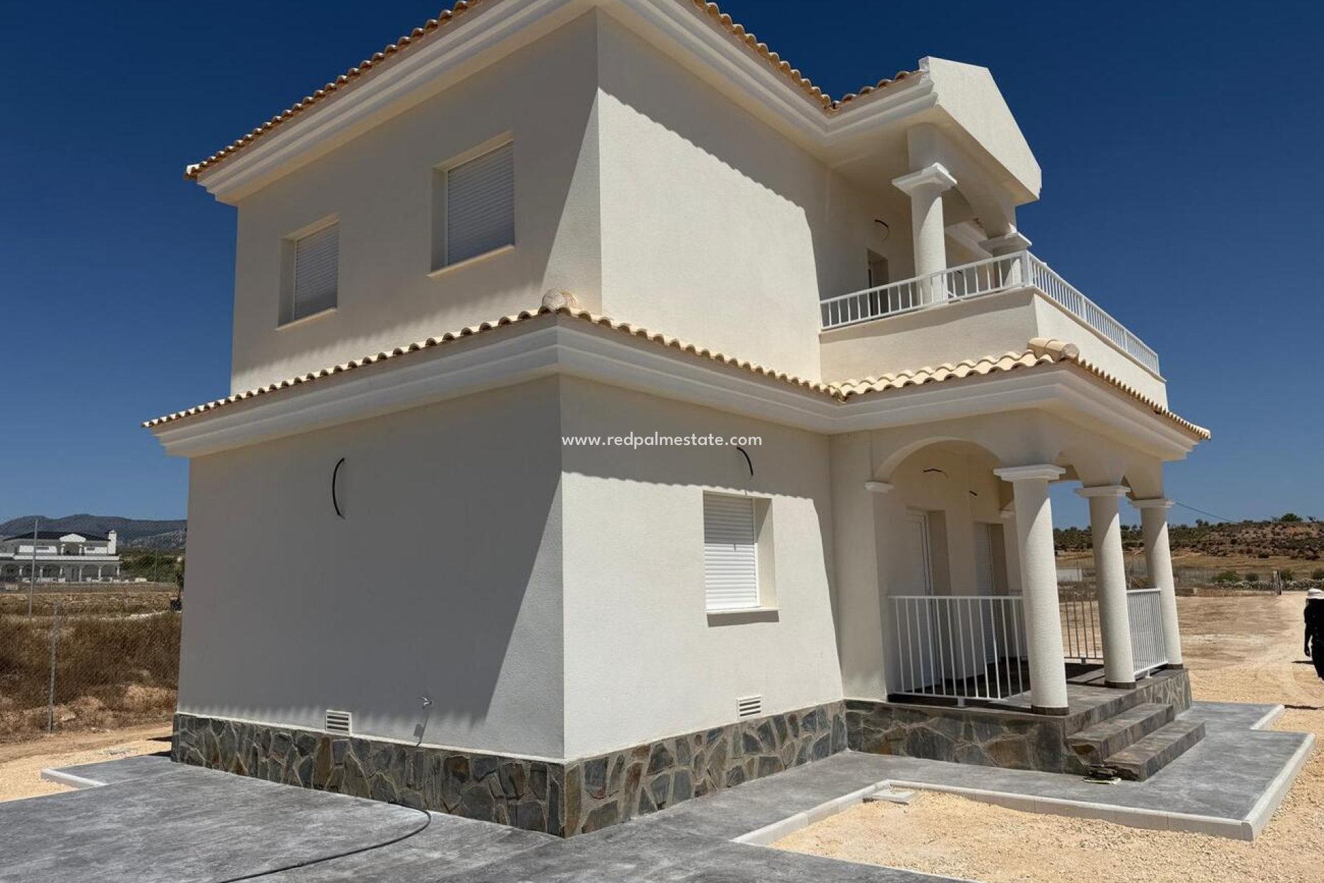 Resale - Finca / Country Property -
Pinoso