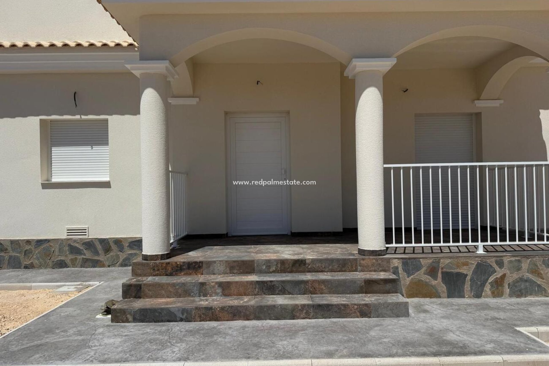Resale - Finca / Country Property -
Pinoso
