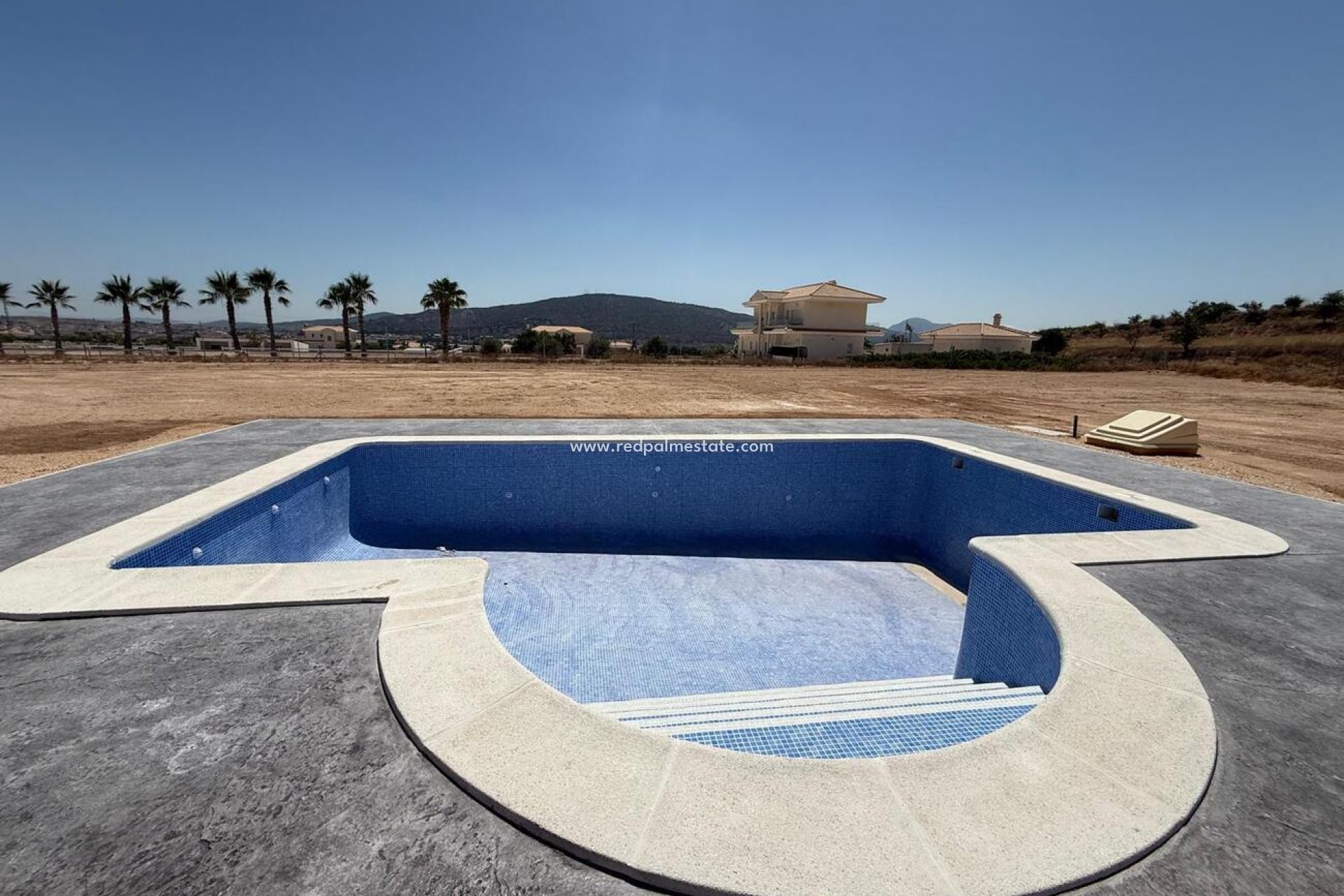 Resale - Finca / Country Property -
Pinoso