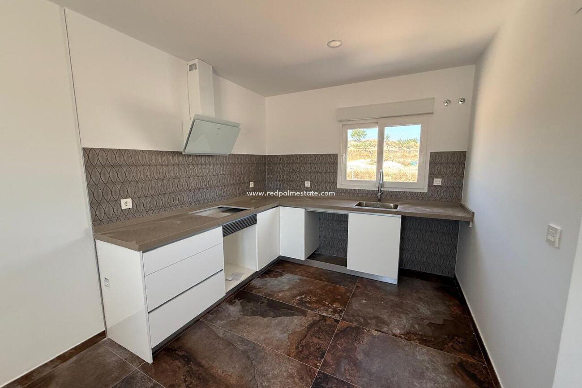 Resale - Finca / Country Property -
Pinoso