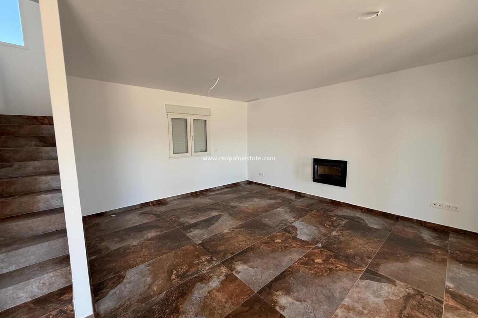 Resale - Finca / Country Property -
Pinoso
