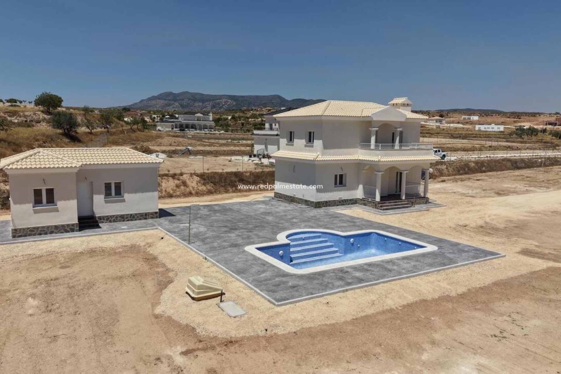 Resale - Finca / Country Property -
Pinoso