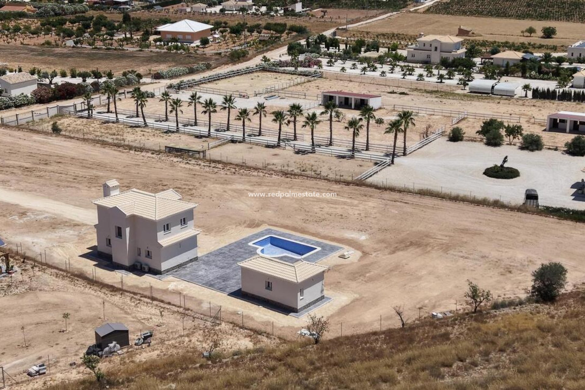 Resale - Finca / Country Property -
Pinoso