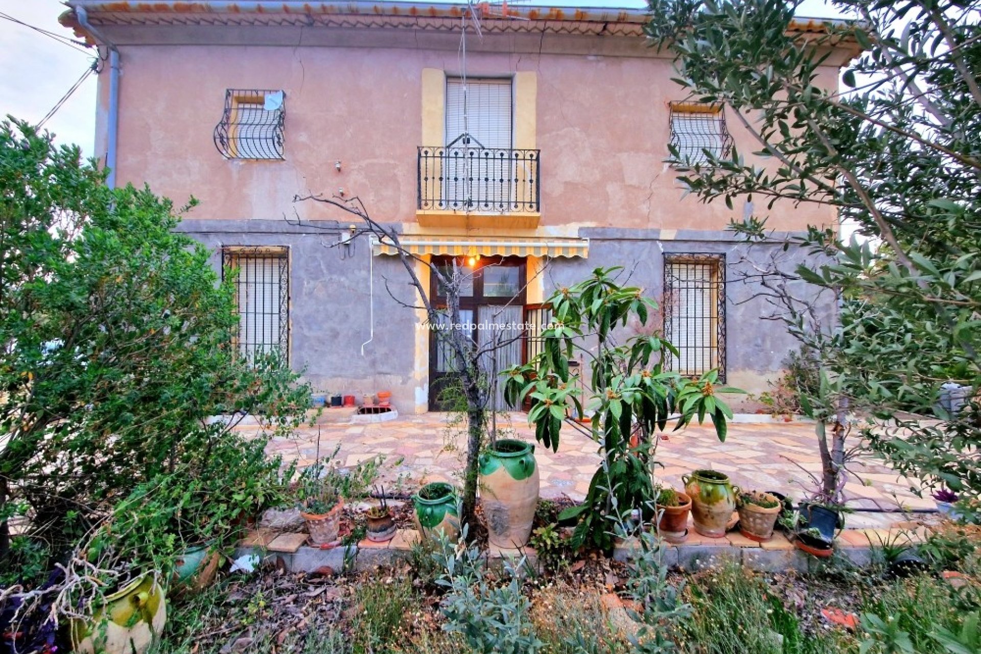 Resale - Finca / Country Property -
Relleu - Inland