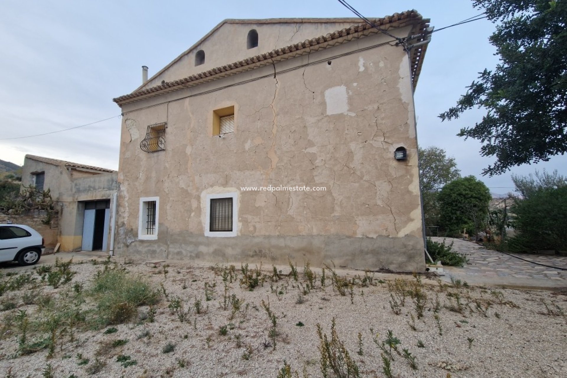 Resale - Finca / Country Property -
Relleu - Inland