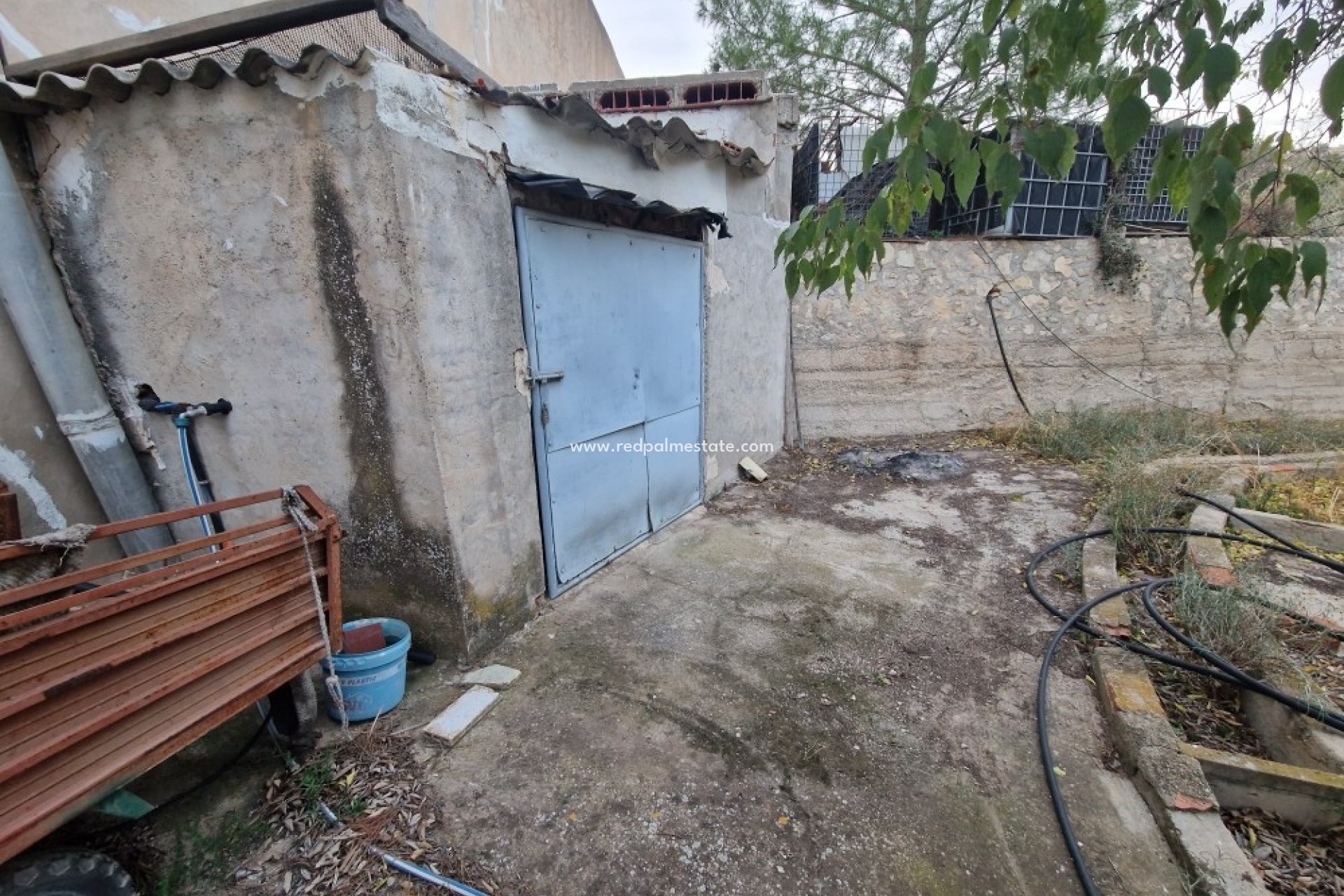 Resale - Finca / Country Property -
Relleu - Inland