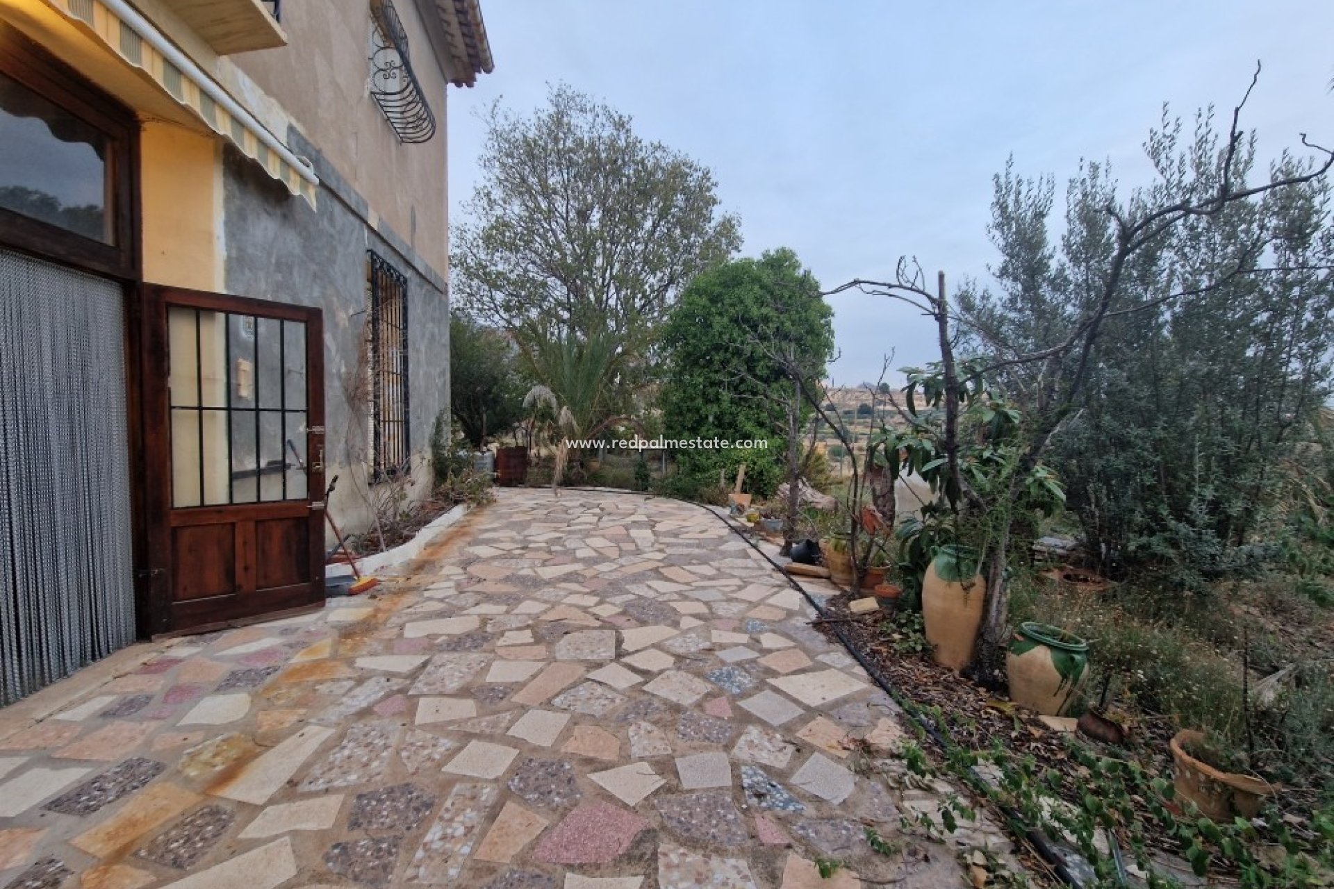 Resale - Finca / Country Property -
Relleu - Inland