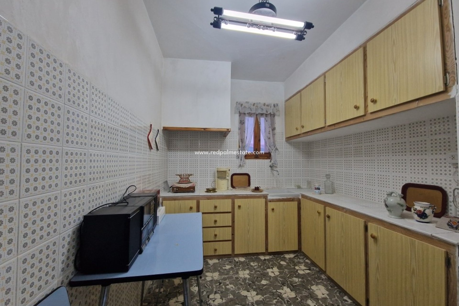 Resale - Finca / Country Property -
Relleu - Inland