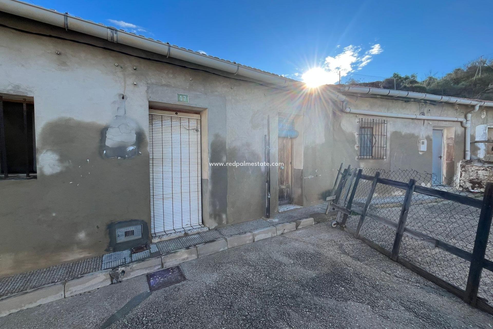 Resale - Finca / Country Property -
Rojales - Centro