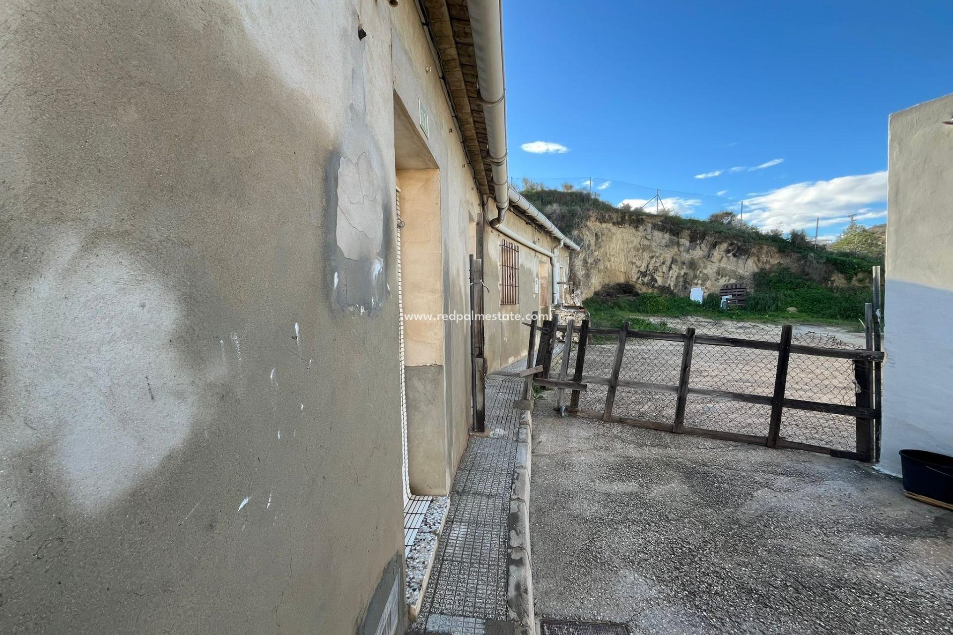 Resale - Finca / Country Property -
Rojales - Centro