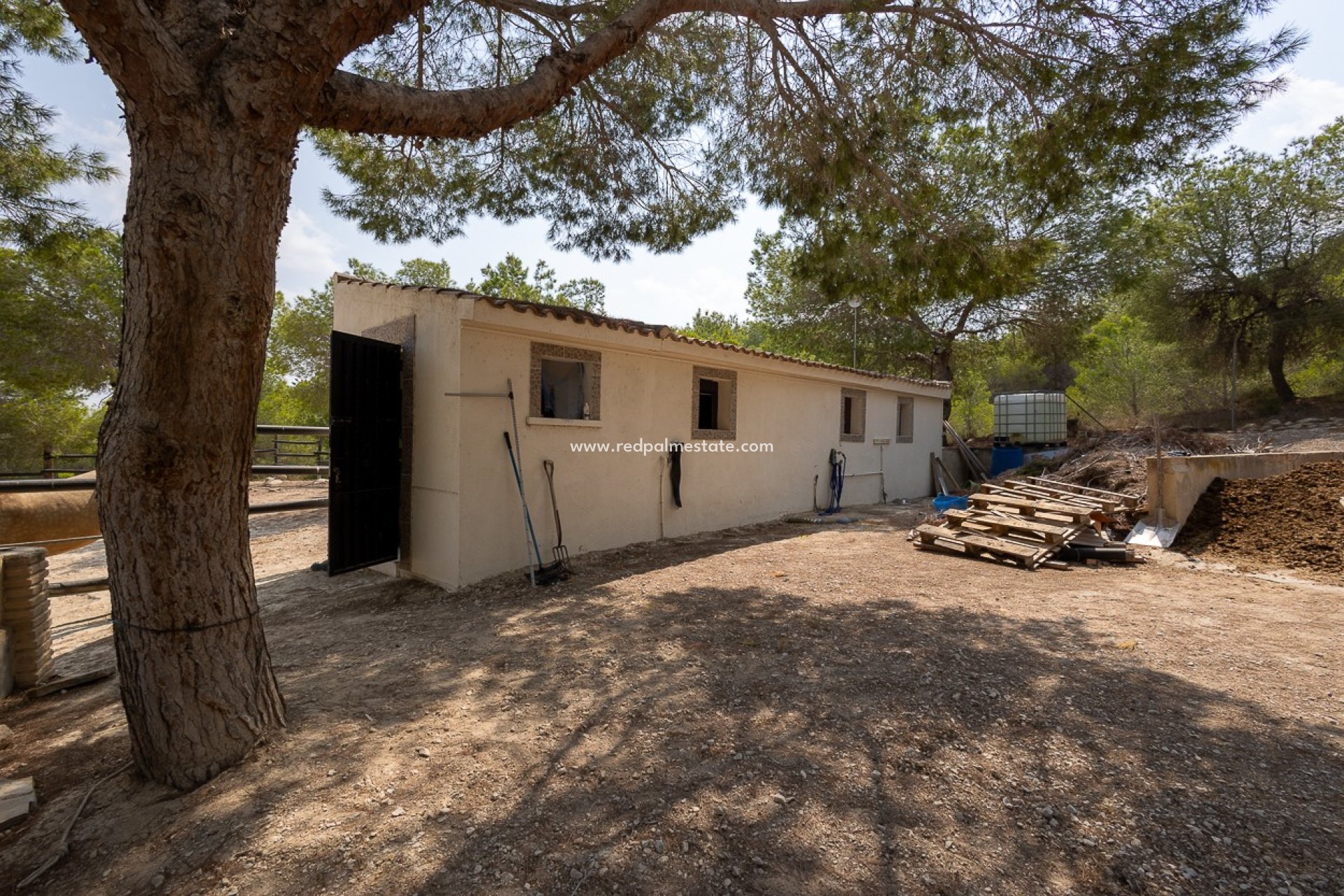 Resale - Finca / Country Property -
Torremendo