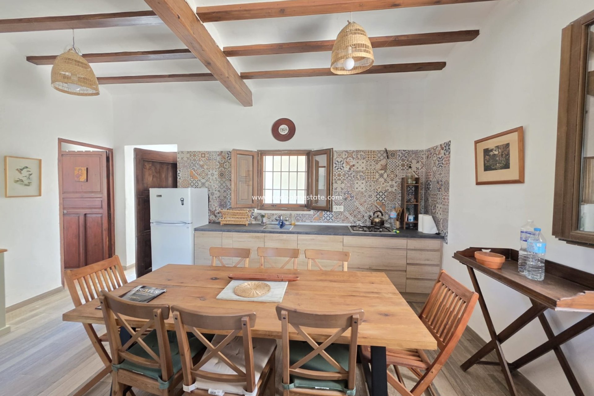Resale - Finca / Country Property -
Villena - Inland